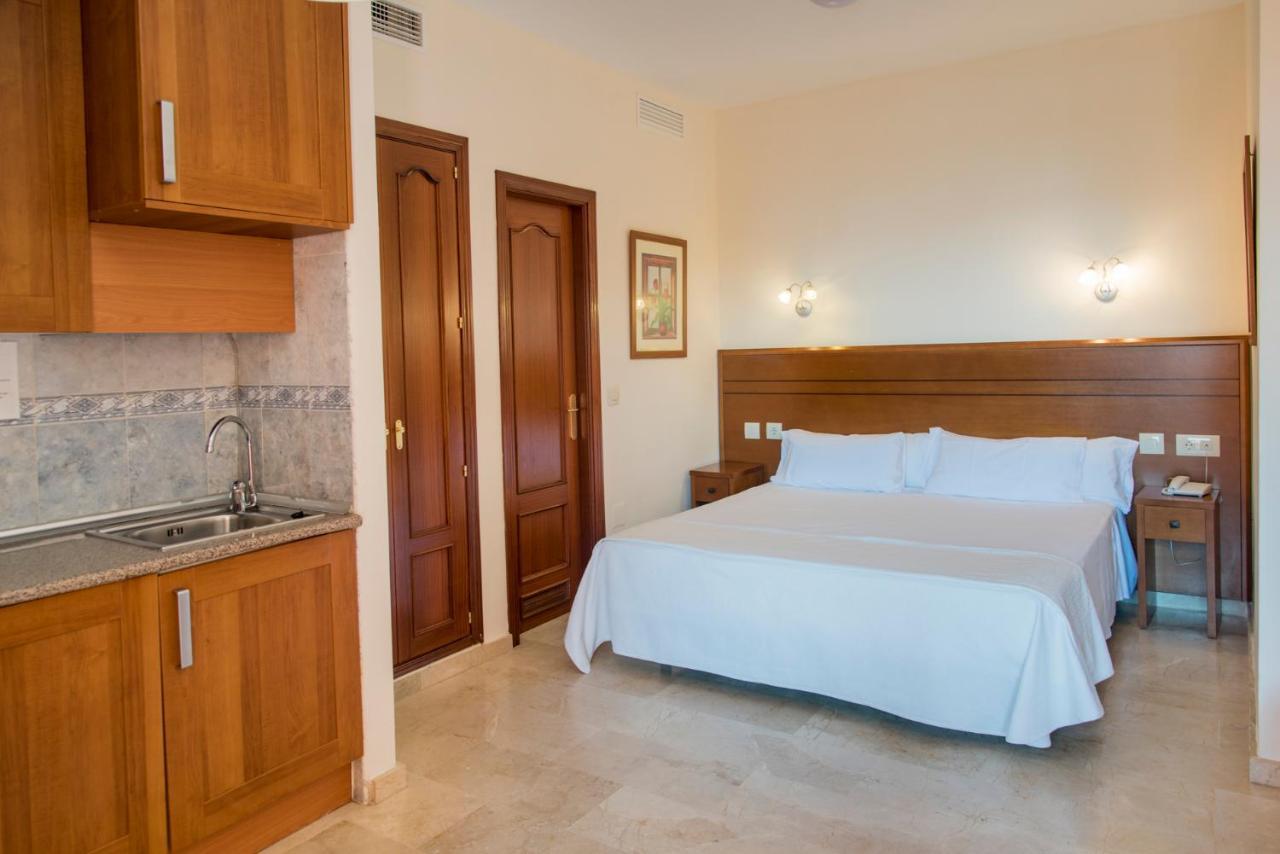Apartamentos Don Juan Manilva Dış mekan fotoğraf